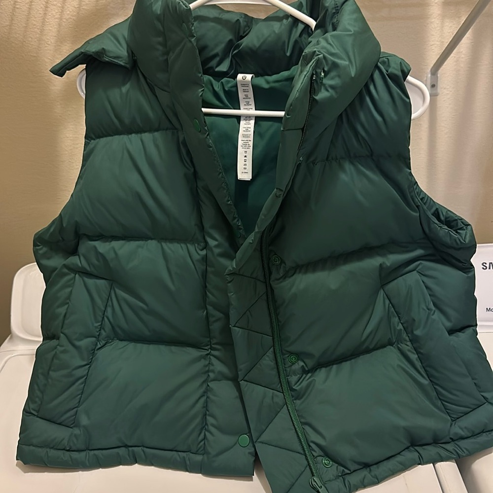 NWOT Lululemon Everglade green vest